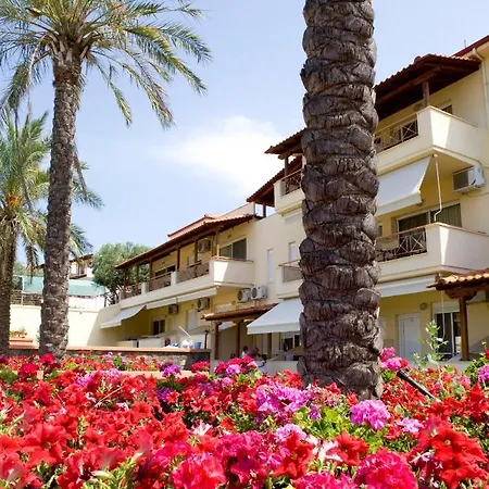 فندق Kelyfos 4*