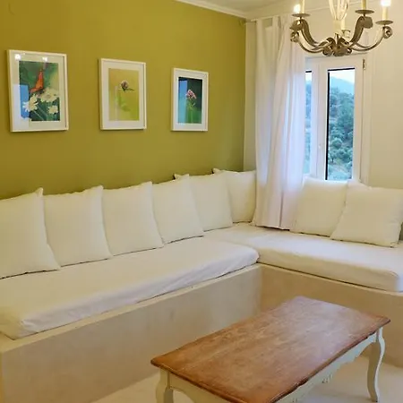 Hotel Kelyfos 4*