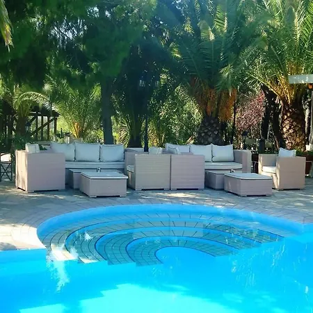 Kelyfos ホテル 4*