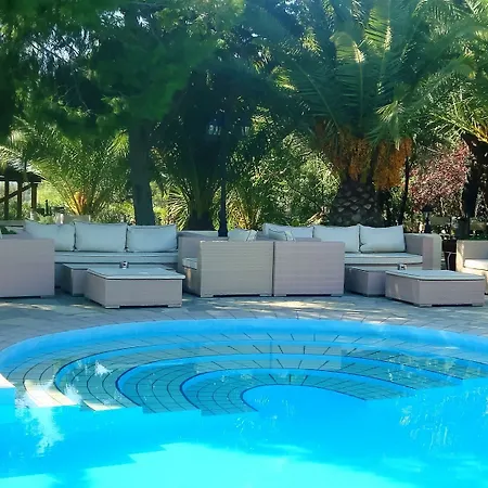 Hotel Kelyfos 4*