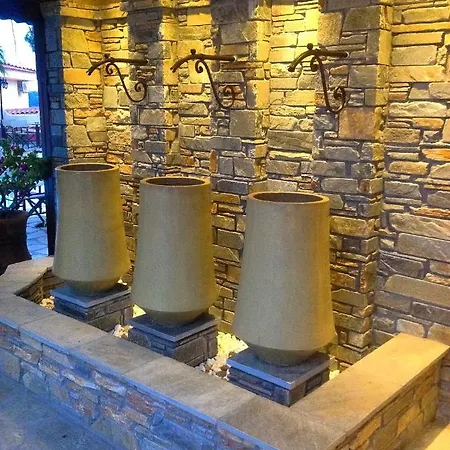 Kelyfos Szálloda Néosz Marmarász